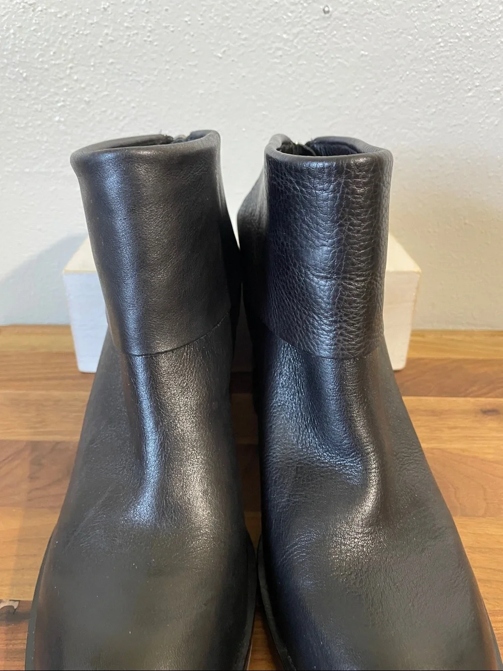 Kork Ease Black Leather Ankle Boots 8.5 Foldover Block Heel Zip Modern Comfort